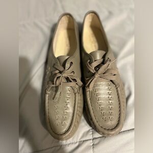 Softspots Tan Shoes Size 10